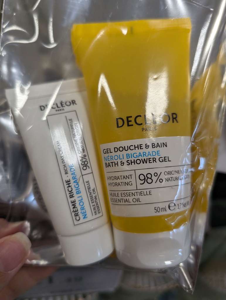 Decleor Minis Assorted eh Mini Shower Gel, instore Prescot